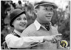 "Torchy Rolls His Own" (1932) Een goed onderwerp voor korte verhalen van Educational, met Ray Cooke in de hoofdrol, ondersteund door Franklin Pangborn, Marion Shockley, Cornelius Keefe, John Vosburgh en Frank Leigh, en geregisseerd door C.C. Burr. Zou geadverteerd moeten worden in de kolommen van een tijdschrift en dat zal waarschijnlijk ook gebeuren als Educational over zijn beknibbelde beleid heen is en zijn werkterrein echt wil verbreden. Goede film!