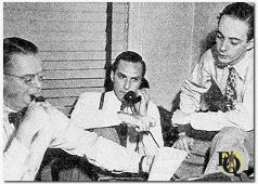 George Faulkner (chef continuïteit), George Zachary (schrijver producent) en Howard Teichmann (script editor) hameren op een andere Ford Theater productie (feb 1948)